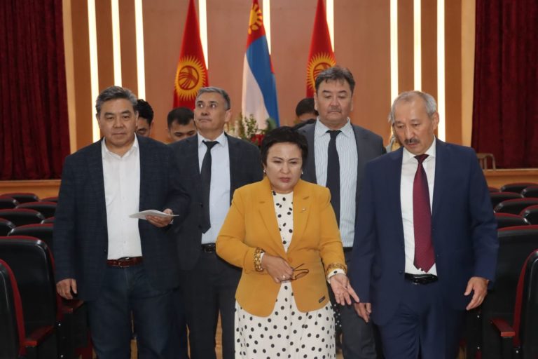 КРнын ЖКнин депутаты Талиева К.А. К.И.Скрябин атындагы Кыргыз улуттук агрардык университетине иш  сапары менен  келди.