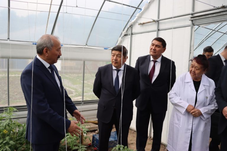 КР Министрлер Кабинетинин Төрагасы – КР Президентинин Администрациясынын жетекчиси Акылбек Усенбекович Жапаров К.И.Скрябин атындагы Кыргыз улуттук агрардык университетине иш сапары менен келди.