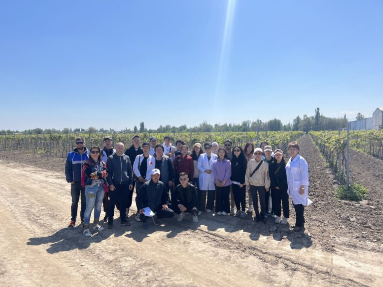 Мартина Ниемита, Дагмары Зузека и Пиот Косажик из Краковского сельскохозяйственного университета им. Гуго Коллантая (Польша) посетили КНАУ им. К.И. Скрябина