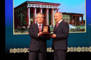 Подробнее о статье КНАУ награжден высокой государственной наградой – Орденом «Данк»